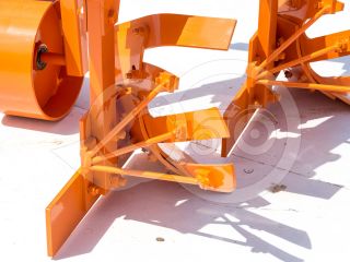 Plow with 2 heads, for 15-23HP Japanese compact tractors, Komondor SER-2 (10)