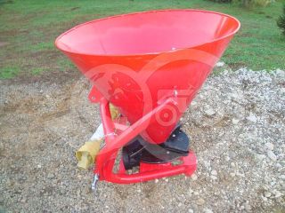 Compost Spreader (300L) with cardan shaft (4)