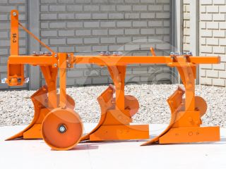 Plow with 3 heads, for 24-30HP Japanese compact tractors, Komondor SE-3 (4)