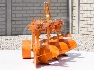 Plow with 3 heads, for 24-30HP Japanese compact tractors, Komondor SE-3 (2)