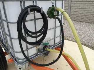 Irrigation trailer for Japanese compact tractors, Komondor SOP-1000 (8)