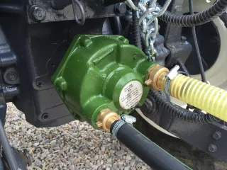 Irrigation trailer for Japanese compact tractors, Komondor SOP-1000 (10)