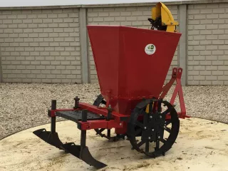 Kartoffelnsetzmaschine 1 Reihe, zur japanischen Kleintraktoren (2)