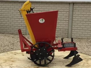 Kartoffelnsetzmaschine 1 Reihe, zur japanischen Kleintraktoren (5)