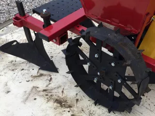 Kartoffelnsetzmaschine 1 Reihe, zur japanischen Kleintraktoren (8)