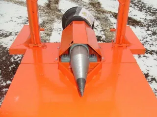 Konischer Holzspalter für japanischen Kleintraktoren, Komondor RH-400 (7)