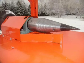 Konischer Holzspalter für japanischen Kleintraktoren, Komondor RH-400 (8)