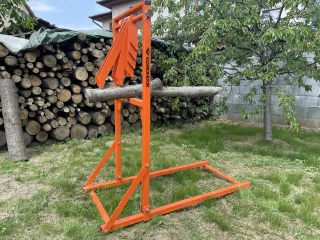 log support stand for cutting wood, Komondor SFA (5)