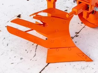 Pflug mit 1 Griessäule, zur 9-16PS japanischen Kleintraktoren, Komondor SER-1 (11)