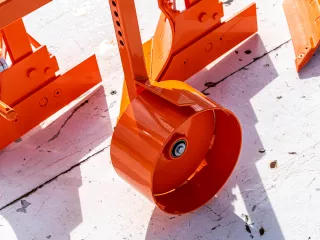 Pflug mit 3 Griessäule, zur 19-30PS japanischen Kleintraktoren, Komondor SER-3 (13)