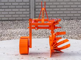 Plow with 1 head, for 9-16HP Japanese compact tractors, Komondor SER-1 (2)