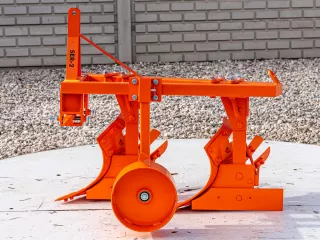 Plow with 2 heads, for 15-23HP Japanese compact tractors, Komondor SER-2 (2)