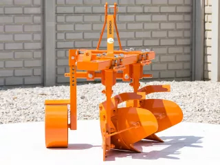 Plow with 2 heads, for 16-23HP Japanese compact tractors, Komondor SE-2 (2)