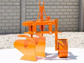 Plow with 2 heads, for 16-23HP Japanese compact tractors, Komondor SE-2 (6)