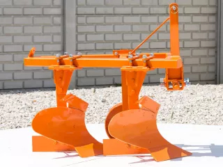 Plow with 2 heads, for 16-23HP Japanese compact tractors, Komondor SE-2 (7)