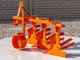 Plow with 3 heads, for 19-30HP Japanese compact tractors, Komondor SER-3 (3)