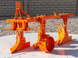 Plow with 3 heads, for 19-30HP Japanese compact tractors, Komondor SER-3 (5)