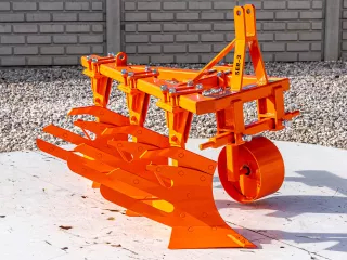 Plow with 3 heads, for 19-30HP Japanese compact tractors, Komondor SER-3 (7)