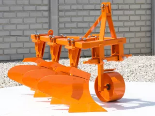 Plow with 3 heads, for 24-30HP Japanese compact tractors, Komondor SE-3 (7)