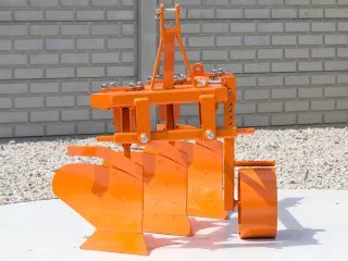 Plug mit 3 Griessäule zur 24-30PS japanischen Kleintraktoren, Komondor SE-3 (6)