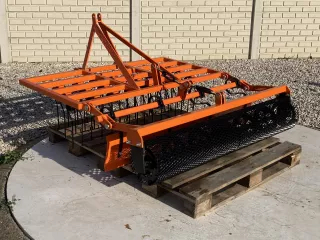 Reitplatzpfleger für Kleintraktoren, Komondor SLM-160 (3)