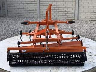 Riding arena drag groomer with blade for compact tractors, Komondor SLMS-160 (3)