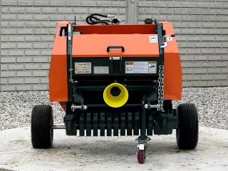 Round baler for Japanese compact tractors, 50x70cm, with net wrapper Komondor RKB-850N (3)