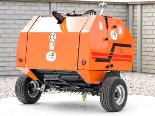 Rundballenpresse für japanische Kleintraktoren, 50x70cm, Komondor RKB-850 (2)