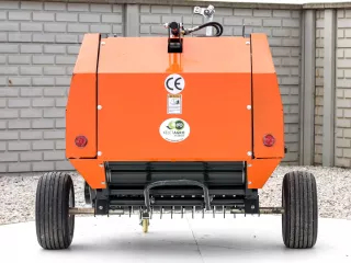 Rundballenpresse für japanische Kleintraktoren, 50x70cm, Komondor RKB-850 (3)