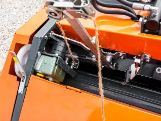 Rundballenpresse für japanische Kleintraktoren, 50x70cm, Komondor RKB-850 (11)