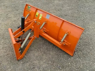 Schneeschild 125cm, mit hydraulischer Hebung, mit hydraulischer Verdrehung, zur japanischen Kleintraktoren, Komondor STLRH-125 (2)
