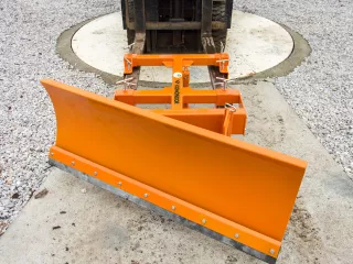 Schneeschild 140-200cm, für Gabelstapler, Komondor STLR-140/T (16)