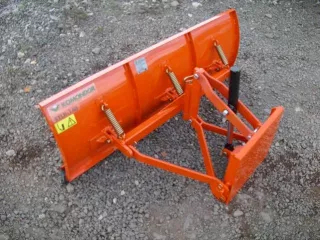 Schneeschild 140cm, mit hydraulischer Hebung, mit manueller Verdrehung, zur japanischen Kleintraktoren, Komondor STLR-140 (3)