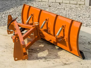 Snow plow 140cm, for front loader, Komondor STLR-140/FL (3)