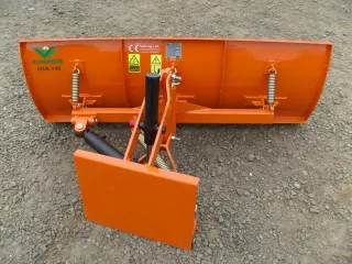 Snow plow 140cm, hidraulic lifting, hidraulic angle adjustment, for Japanese compact tractors, Komondor STLRH-140 (1)