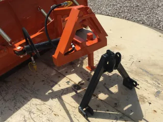 Snow plow 140cm, hidraulic lifting, manual angle adjustment, for front hitch, Komondor STLRH-140/F (8)