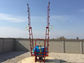 Sprayer (Mounted, 300 Liters) with unversal frame (1)