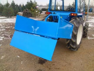 Transport box 130 cm, for Japanese compact tractors, drop down tailboard, Komondor SZLH-130 (10)