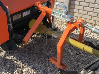 Universal towing device for round baler Komondor RKB-1070 (2)