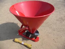 Compost Spreader (VN500) with cardan shaft