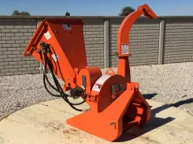 Wood Chipper (Hydro-Mechanic Driven) with own hydraulic system, Komondor FA-H